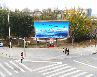 光泽户外大屏广告投放要点。